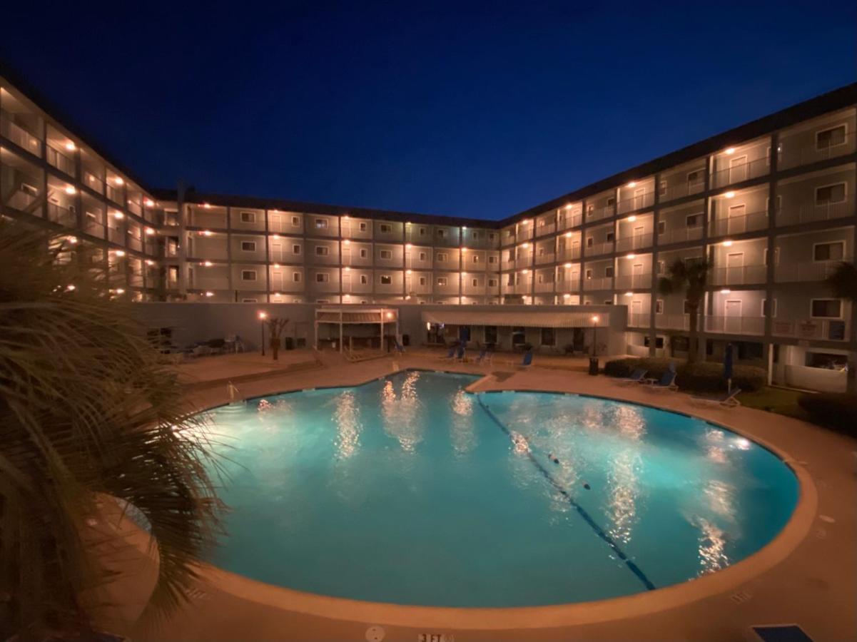 Steps Away From The Beach!!! Hotel Hilton Head Island Exterior photo